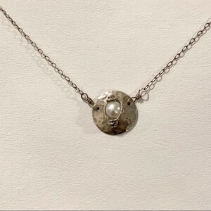 Sterling Silver Necklace with Freshwater Pearl​